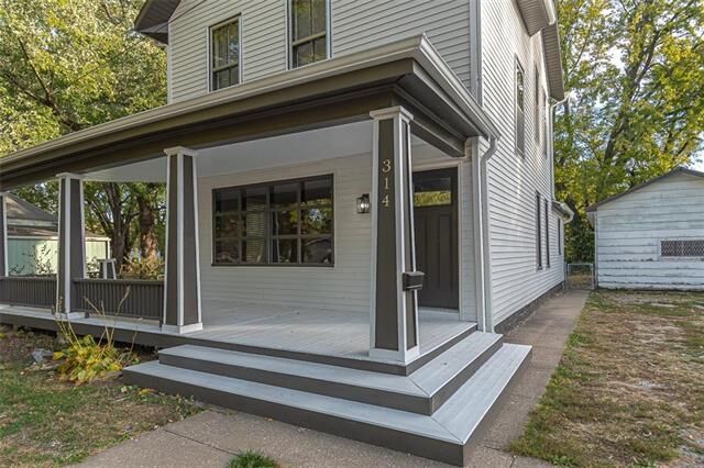 Property Photo:  314 E 3rd Street  KS 66067 