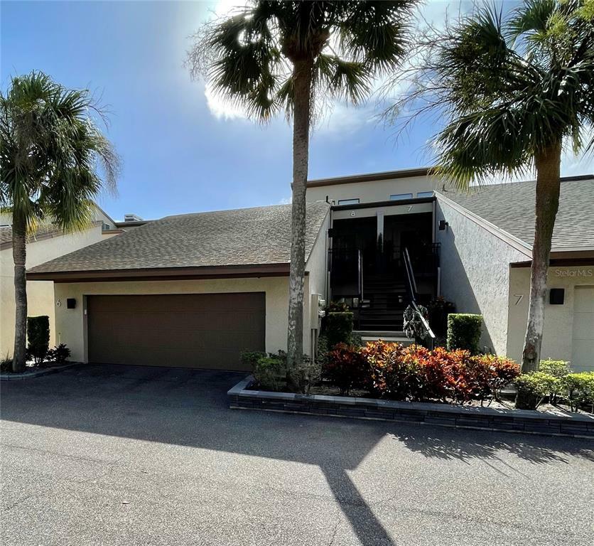 Property Photo:  1 Lake Hollingsworth Drive 8  FL 33803 