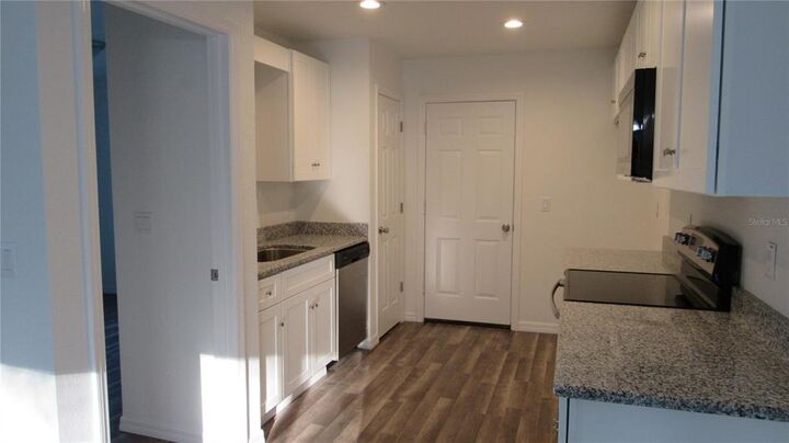 Property Photo:  5729 SE 163rd Court  FL 32179 