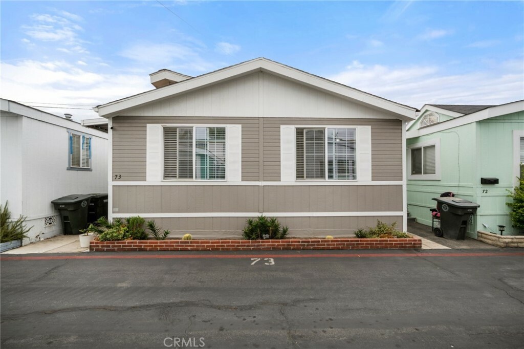 Property Photo: 327 W Wilson Street 73 CA 92627