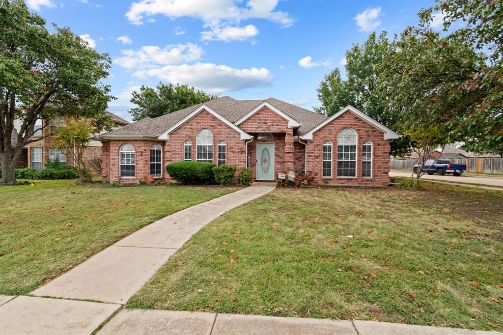 Property Photo: 1097 Westgrove Drive TX 76179