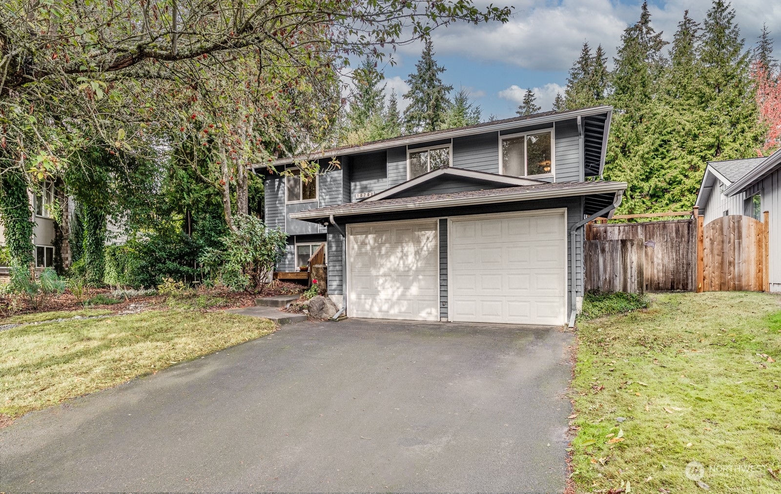 Property Photo:  10700 NE 142nd Street  WA 98034 