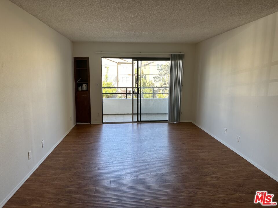 Property Photo: 14130 Sherman Way CA 91405