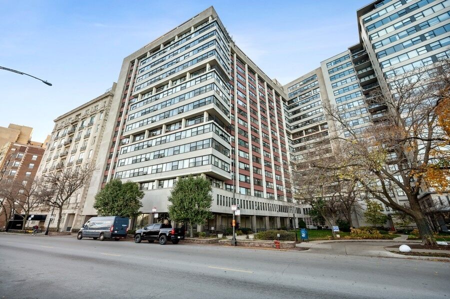 Property Photo:  3410 N Lake Shore Drive 9lm  IL 60657 