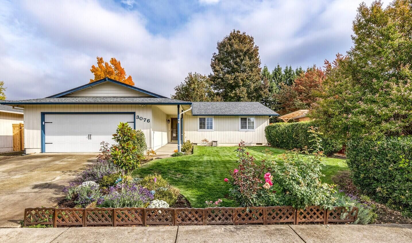 Property Photo:  3076 Milhoan Drive  OR 97504 