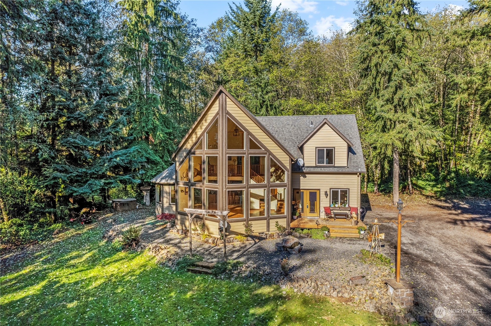 Property Photo: 375 Haryu Road WA 98632