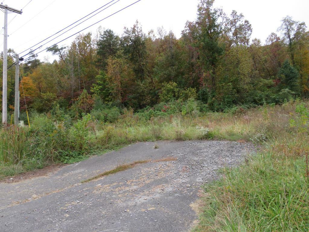 Property Photo:  1610 Route 40E  KY 41240 