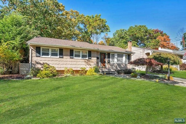 Property Photo:  83 Calumet Avenue  NJ 07436 