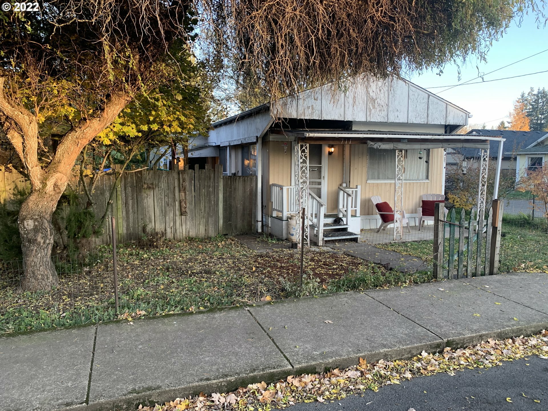 Property Photo:  711 Getchell St  OR 97101 