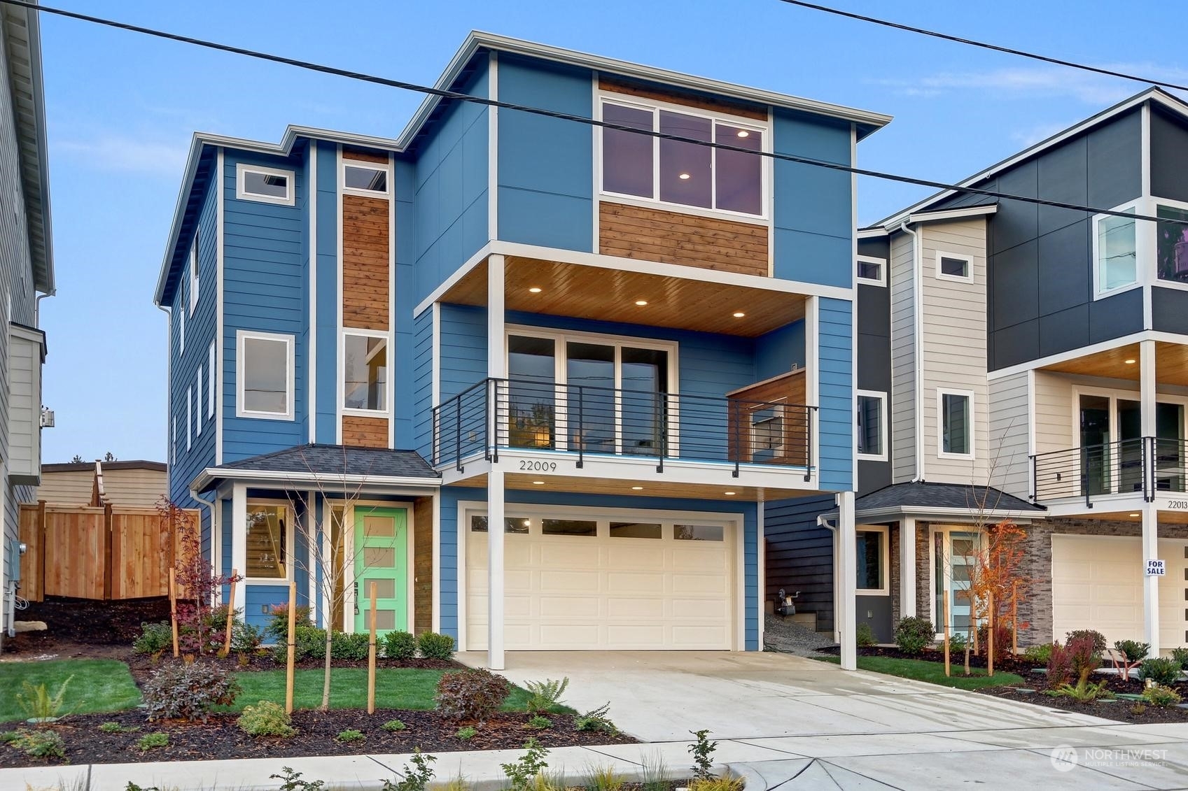 Property Photo: 22009 90th Avenue W WA 98026