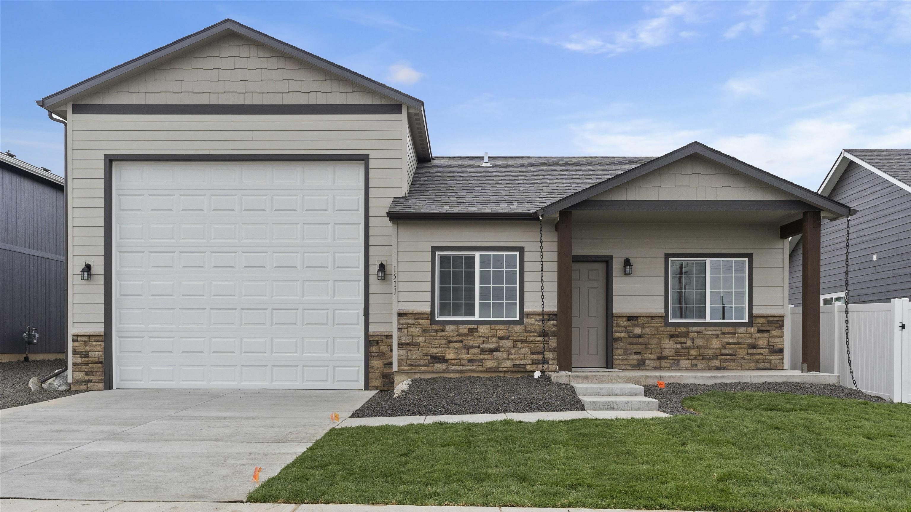 Property Photo: 1511 E First St WA 99006