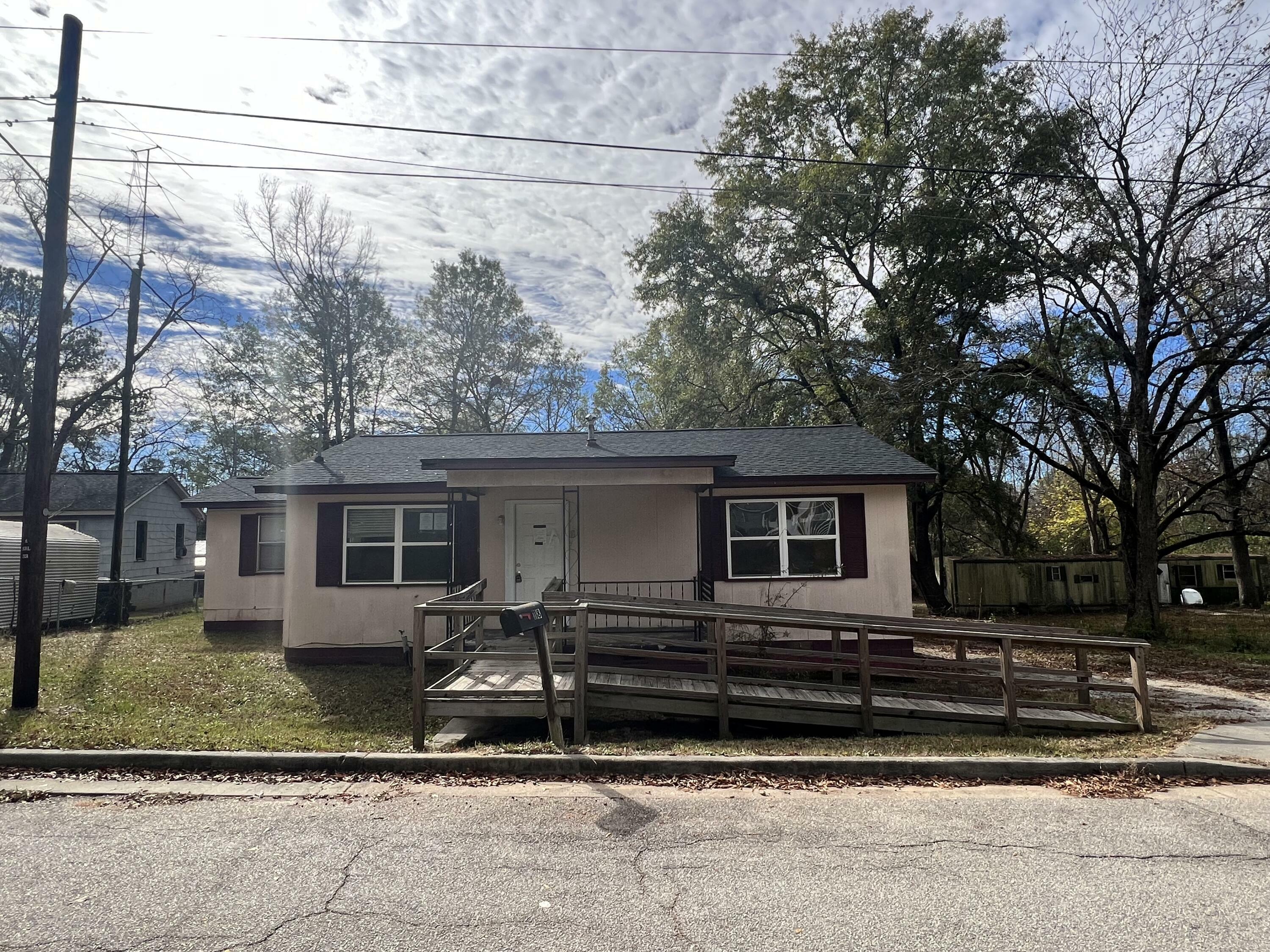 Property Photo:  118 W Pine Street  GA 30673 