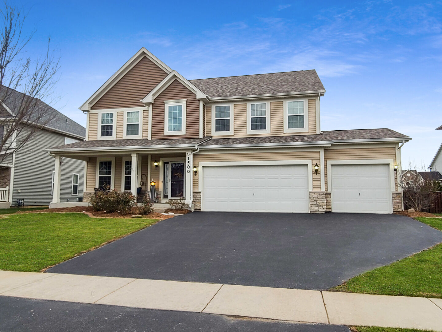 Property Photo:  1500 Bellflower Lane  IL 60431 