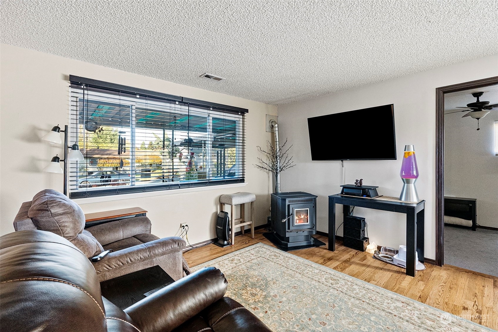 Property Photo: 2227 SW 332nd Street WA 98023