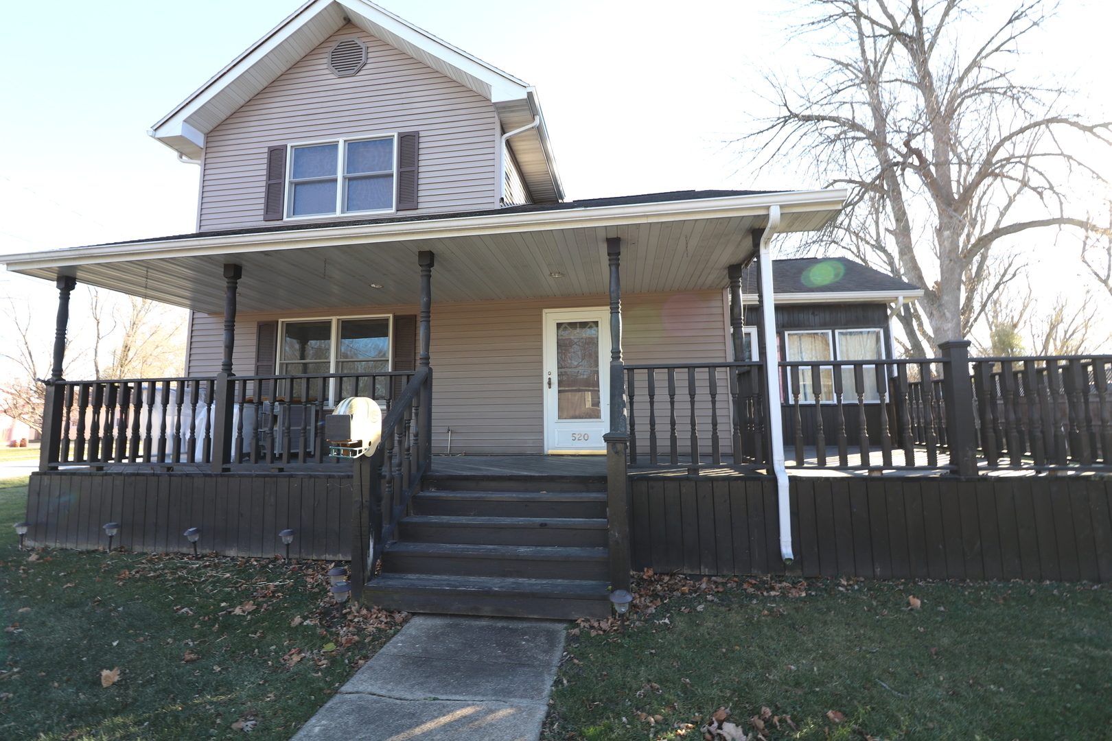 Property Photo:  520 E Woodlawn Street  IL 61727 