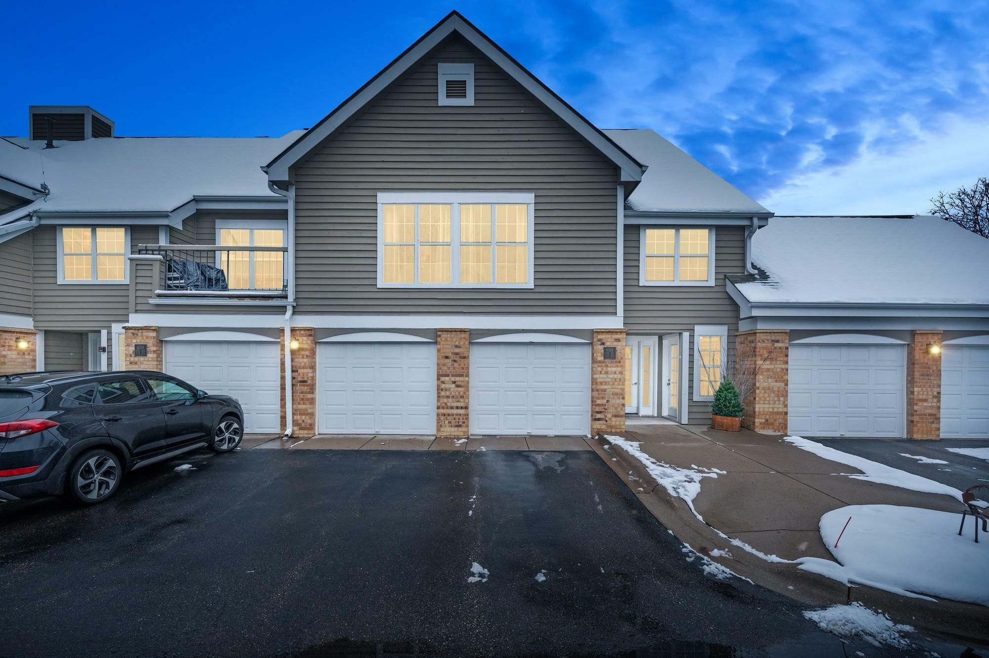 Property Photo:  6058 Chasewood Parkway 203  MN 55343 