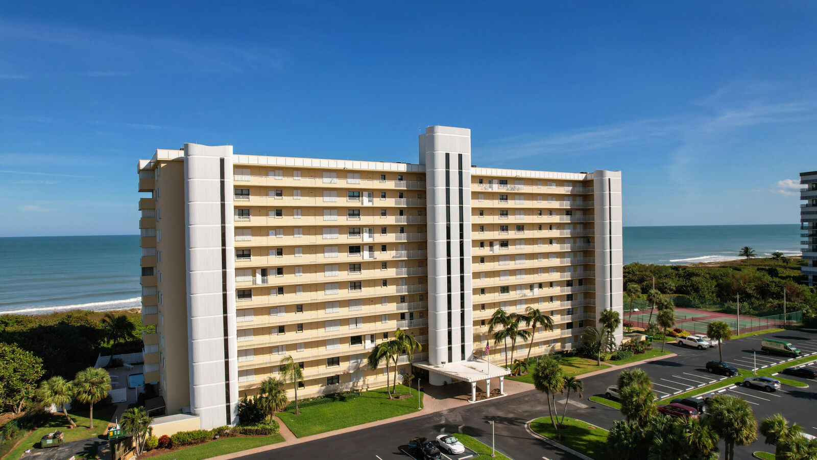 Property Photo:  3200 N Highway A1a 1207  FL 34949 