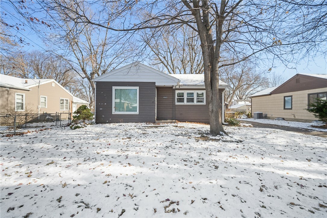 Property Photo:  4047 40th Street  IA 50310 