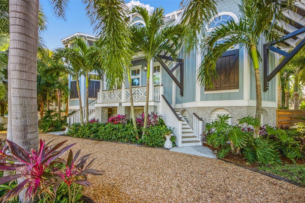 Property Photo: 111 Peppertree Lane FL 34216