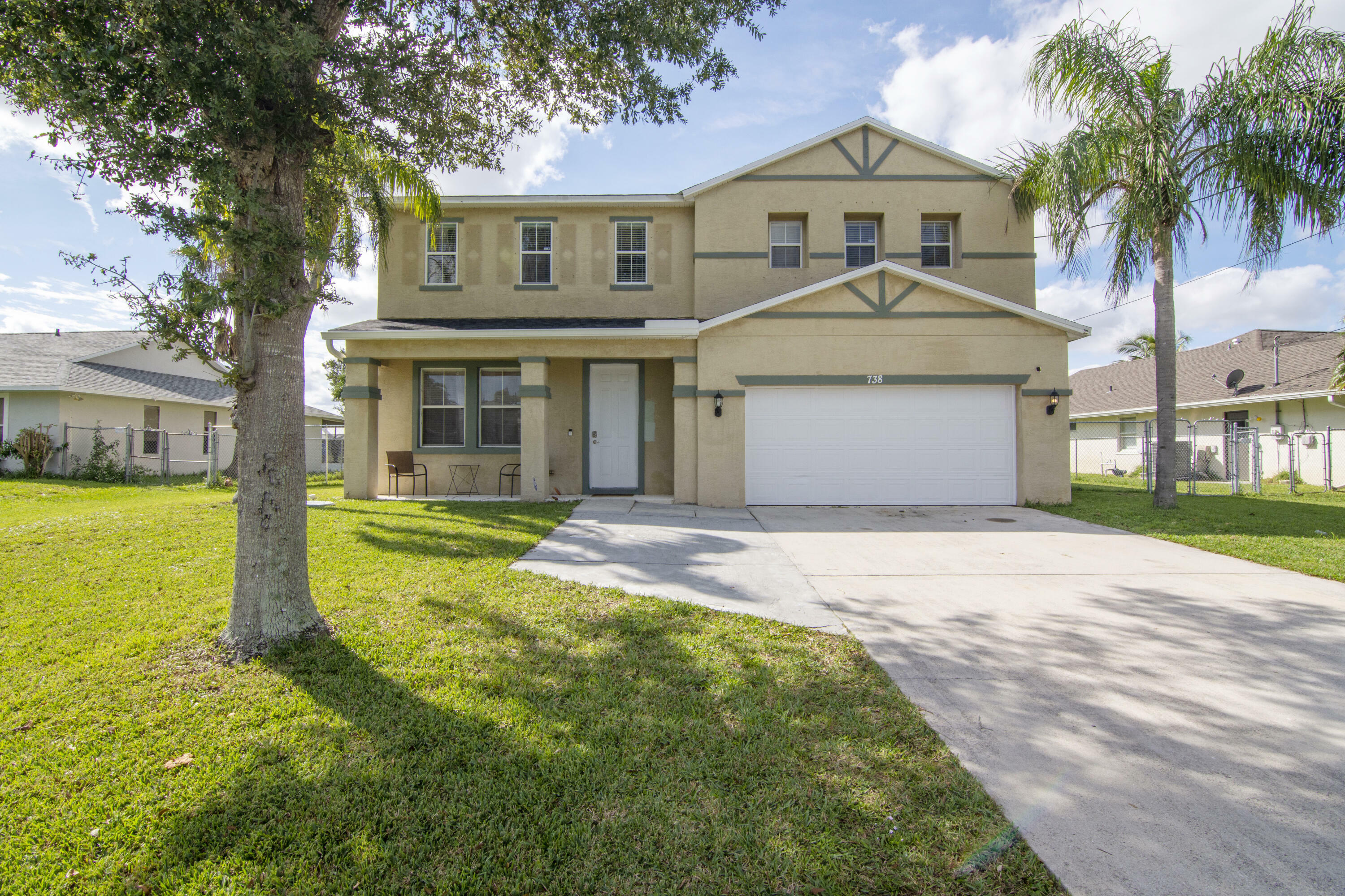 Property Photo:  738 SW Dalton Circle  FL 34953 