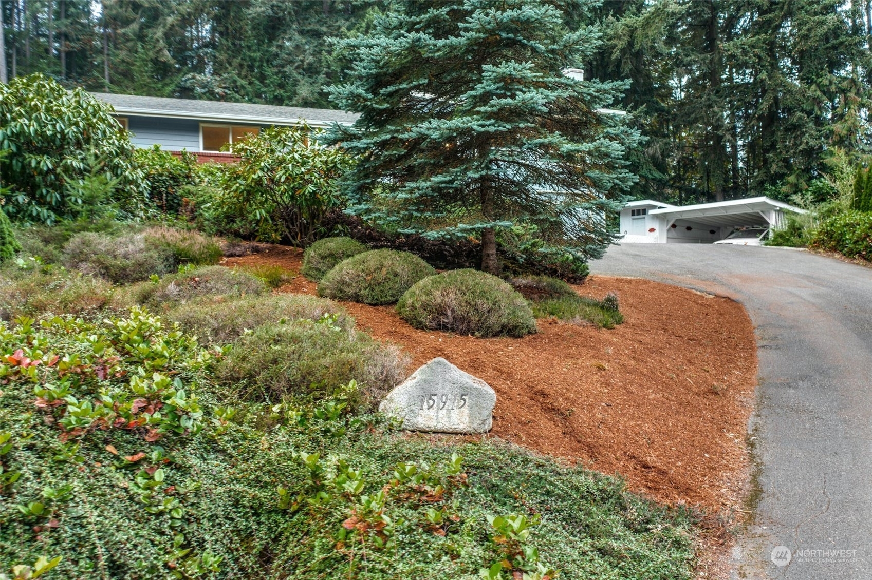 Property Photo:  15915 SE 41st Place  WA 98006 