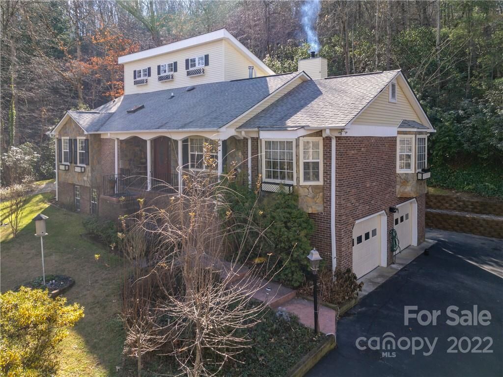 Property Photo: 400 Hunters Glen Lane NC 28739