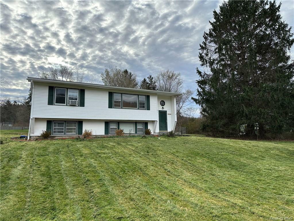 Property Photo: 31 Merriewold Lane N NY 10950