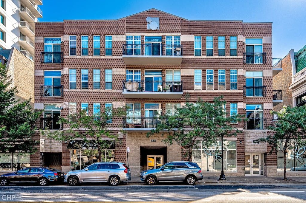 Property Photo:  1919 S Michigan Avenue 201  IL 60616 