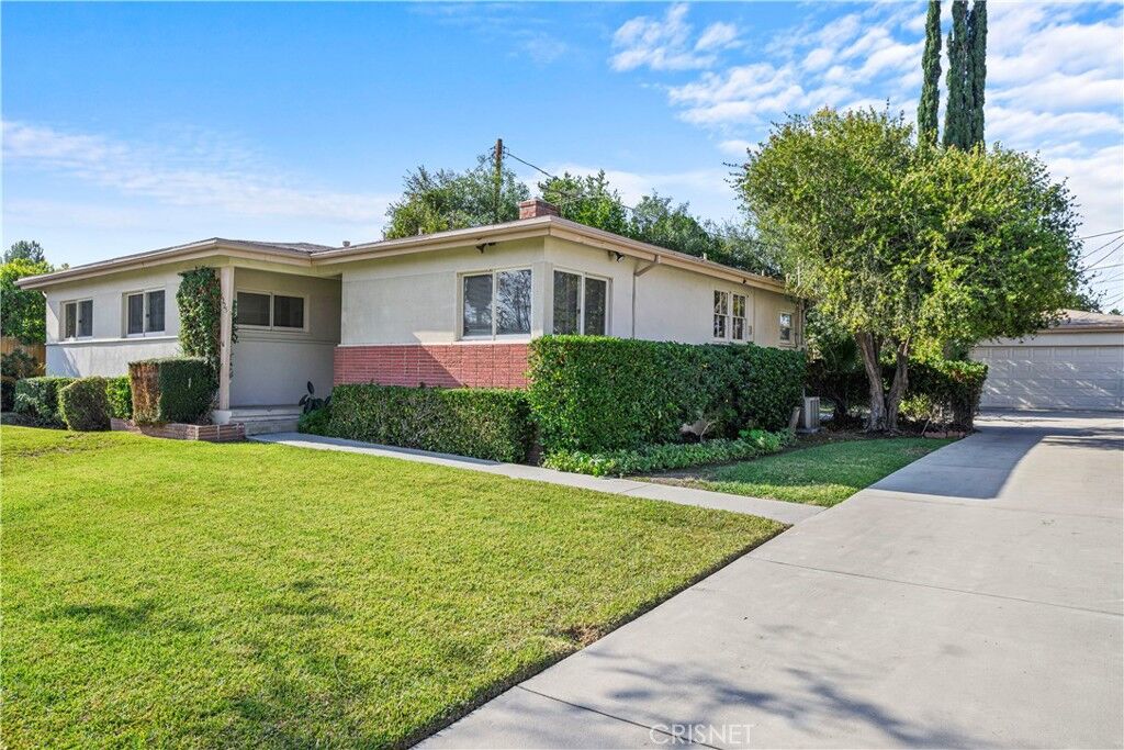Property Photo:  6225 Shirley Avenue  CA 91335 