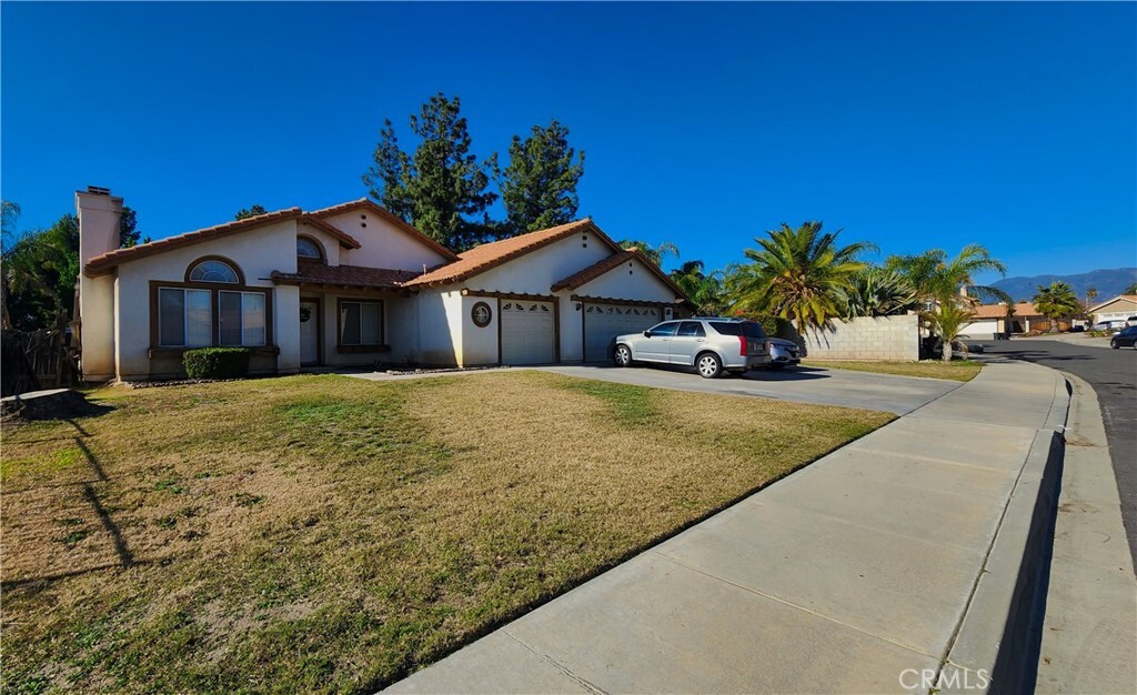 Property Photo:  1024 N Mulberry Avenue  CA 92376 