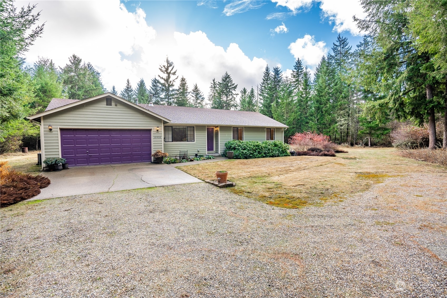 Property Photo:  10933 138th Avenue SE  WA 98576 