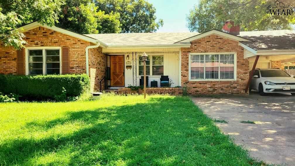 Property Photo: 210 Walnut Drive TX 76354