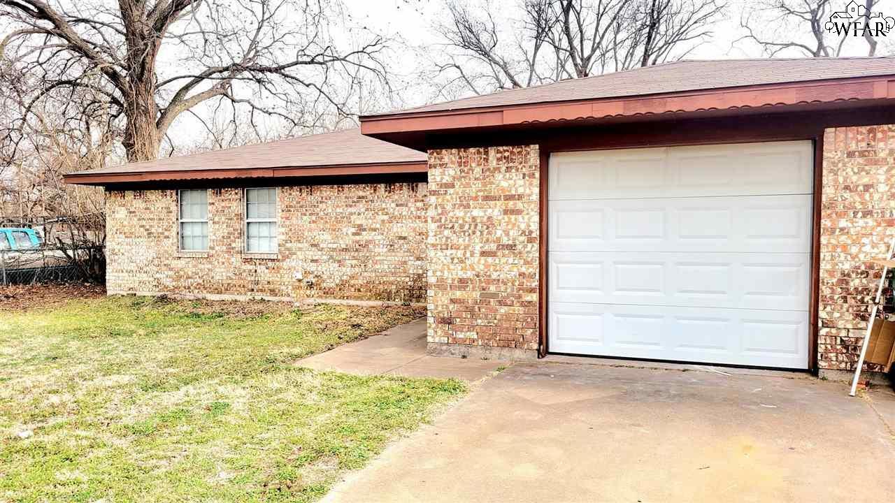 Property Photo: 606 Michael Street TX 76354