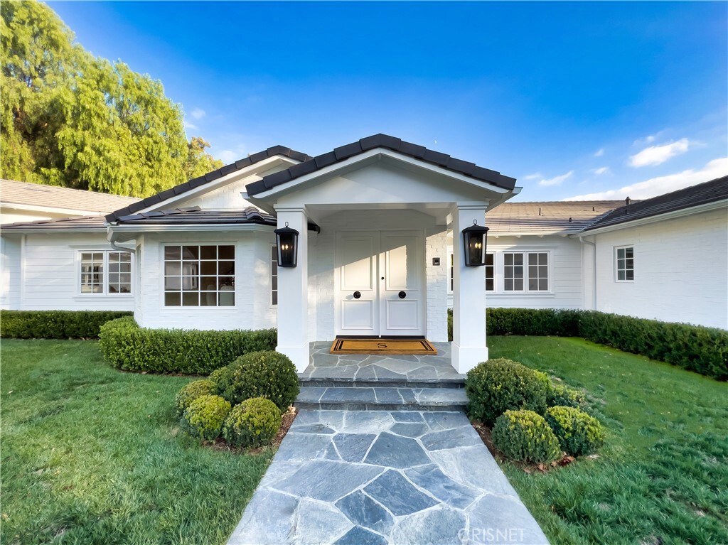 Property Photo:  25039 Lewis And Clark Road  CA 91302 