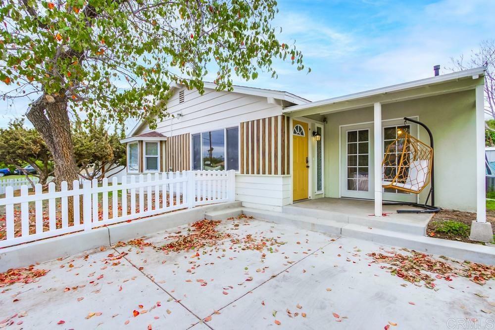 Property Photo:  801 W 11th Ave  CA 92025 