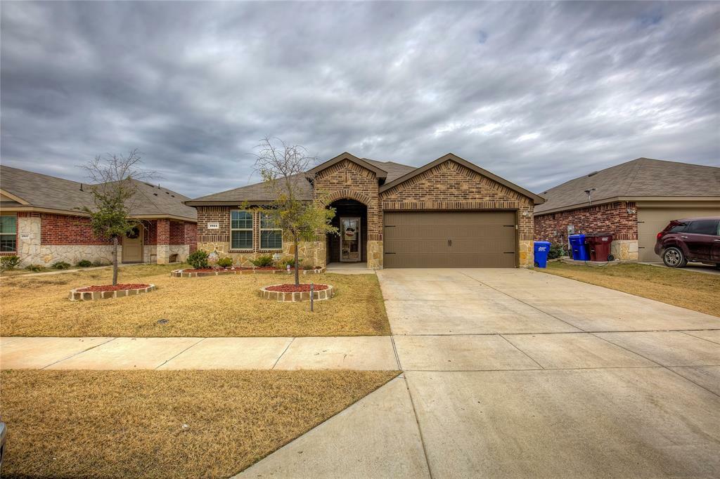 Property Photo:  1921 Strongbark Drive  TX 75189 