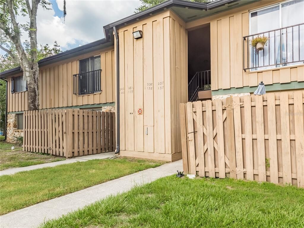 Property Photo:  507 NW 39th Road 138  FL 32607
