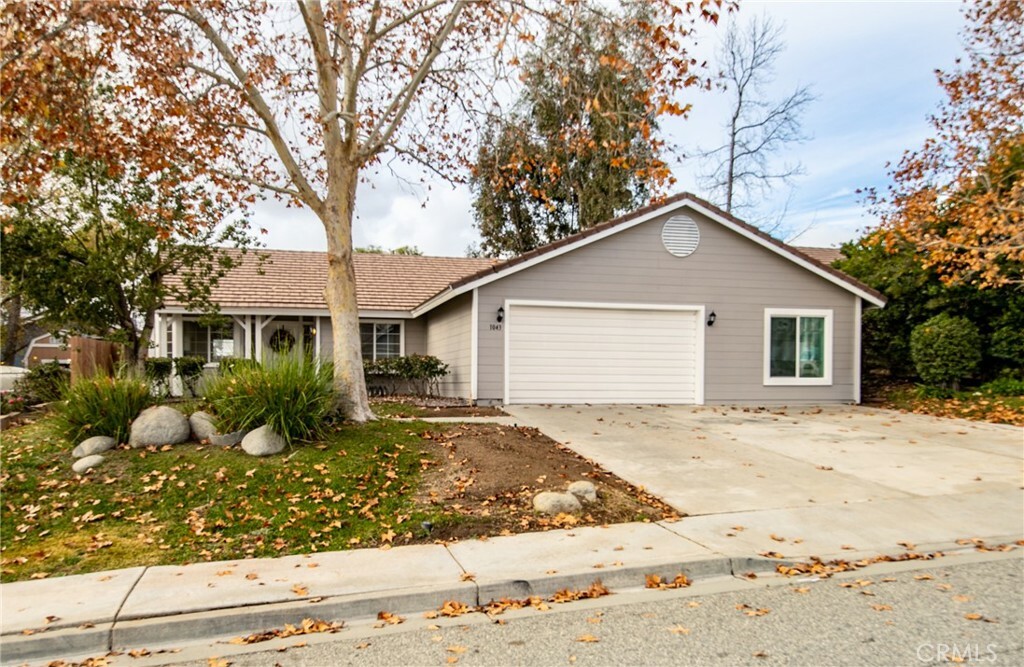 Property Photo:  1043 Juniper Place  CA 92220 