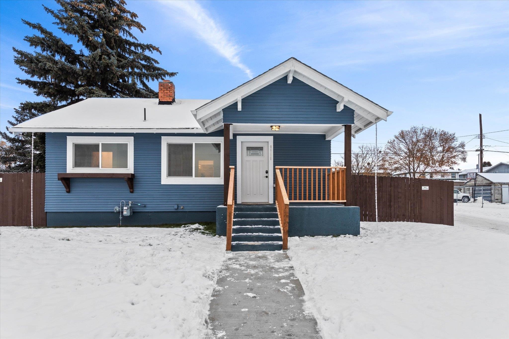 Property Photo: 1715 E Dalton Ave WA 99207