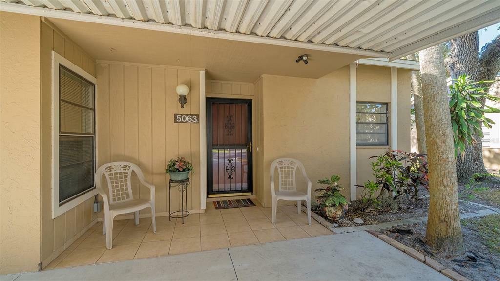 Property Photo:  5063 Village Gardens Drive 9  FL 34234 