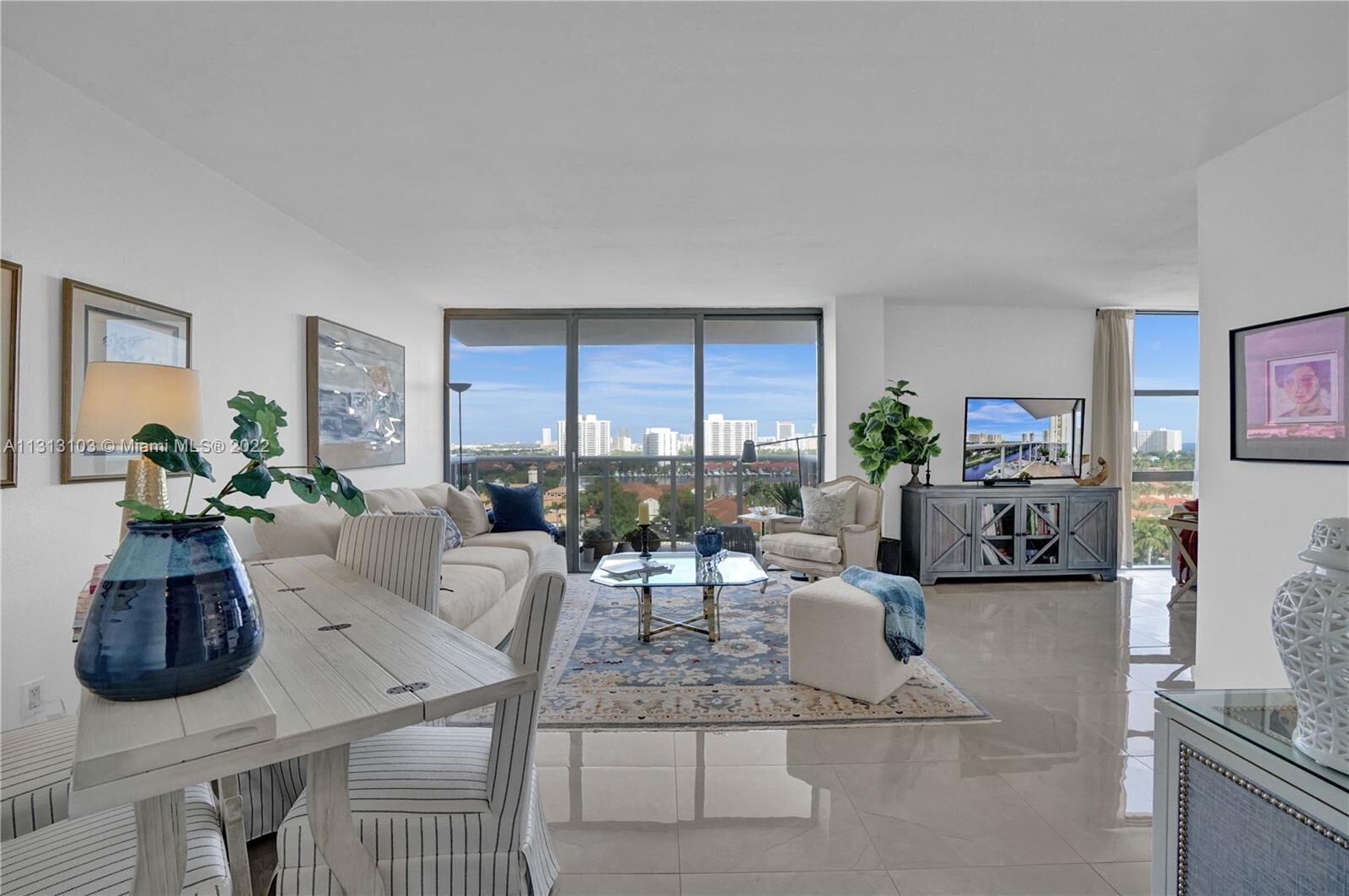 Property Photo: 3625 N Country Club Dr 1201 FL 33180