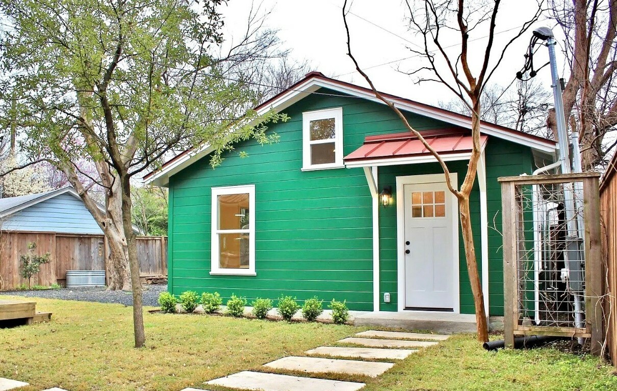 Property Photo:  2801 French Place B  TX 78722 