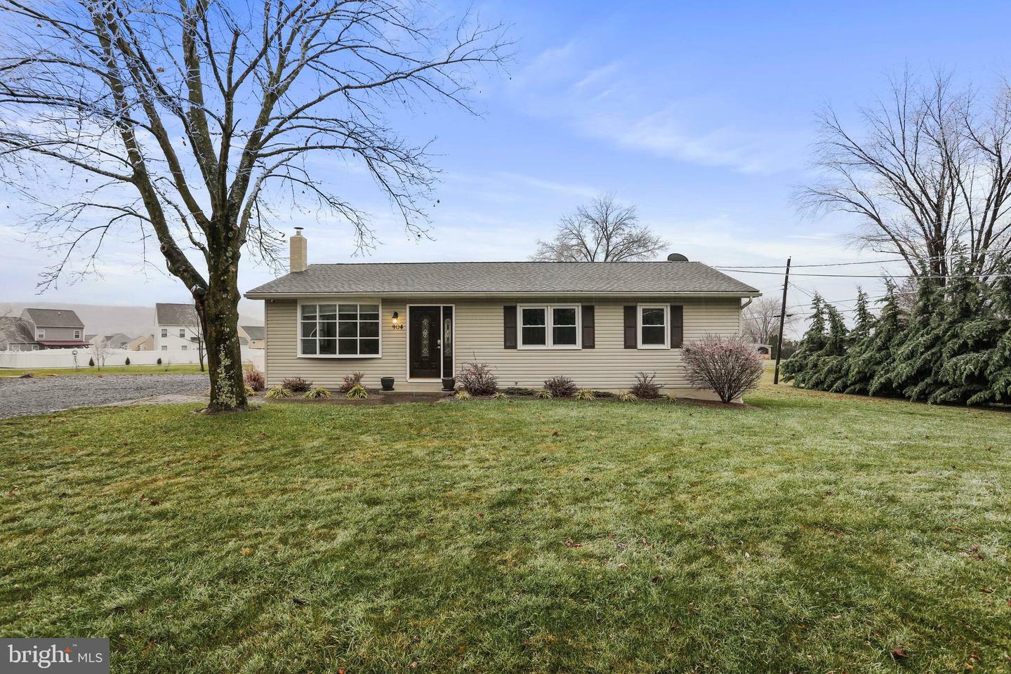 Property Photo:  904 Knob Hill Road  PA 17222 