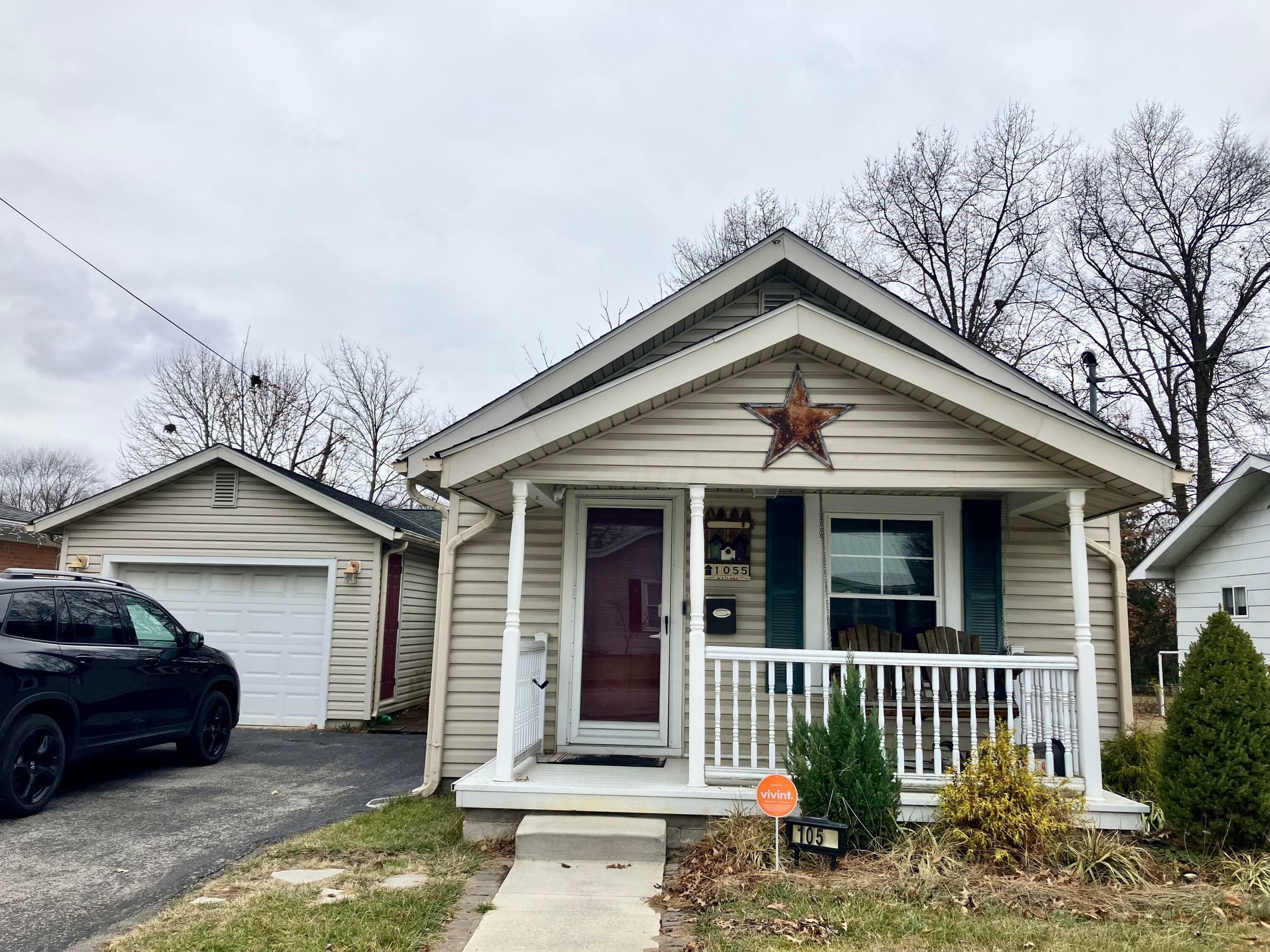 Property Photo: 1055 Uncapher Avenue OH 43302