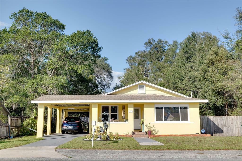 Property Photo:  723 E Minnesota Avenue  FL 32724 