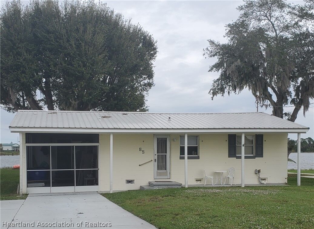 Property Photo:  65 Twin Lakes Road  FL 33852 