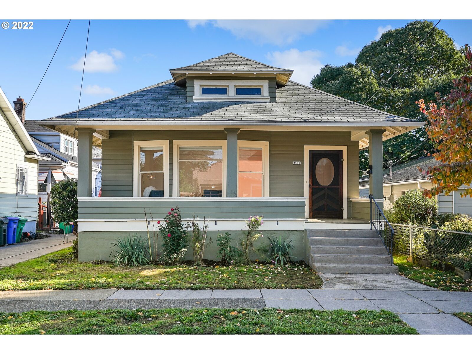 Property Photo: 2518 SE 14th Ave OR 97202