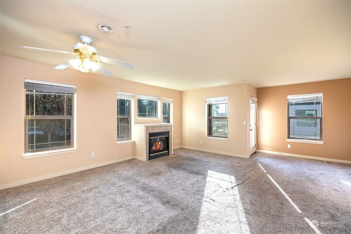Property Photo: 20800 72nd Avenue W 201 WA 98026