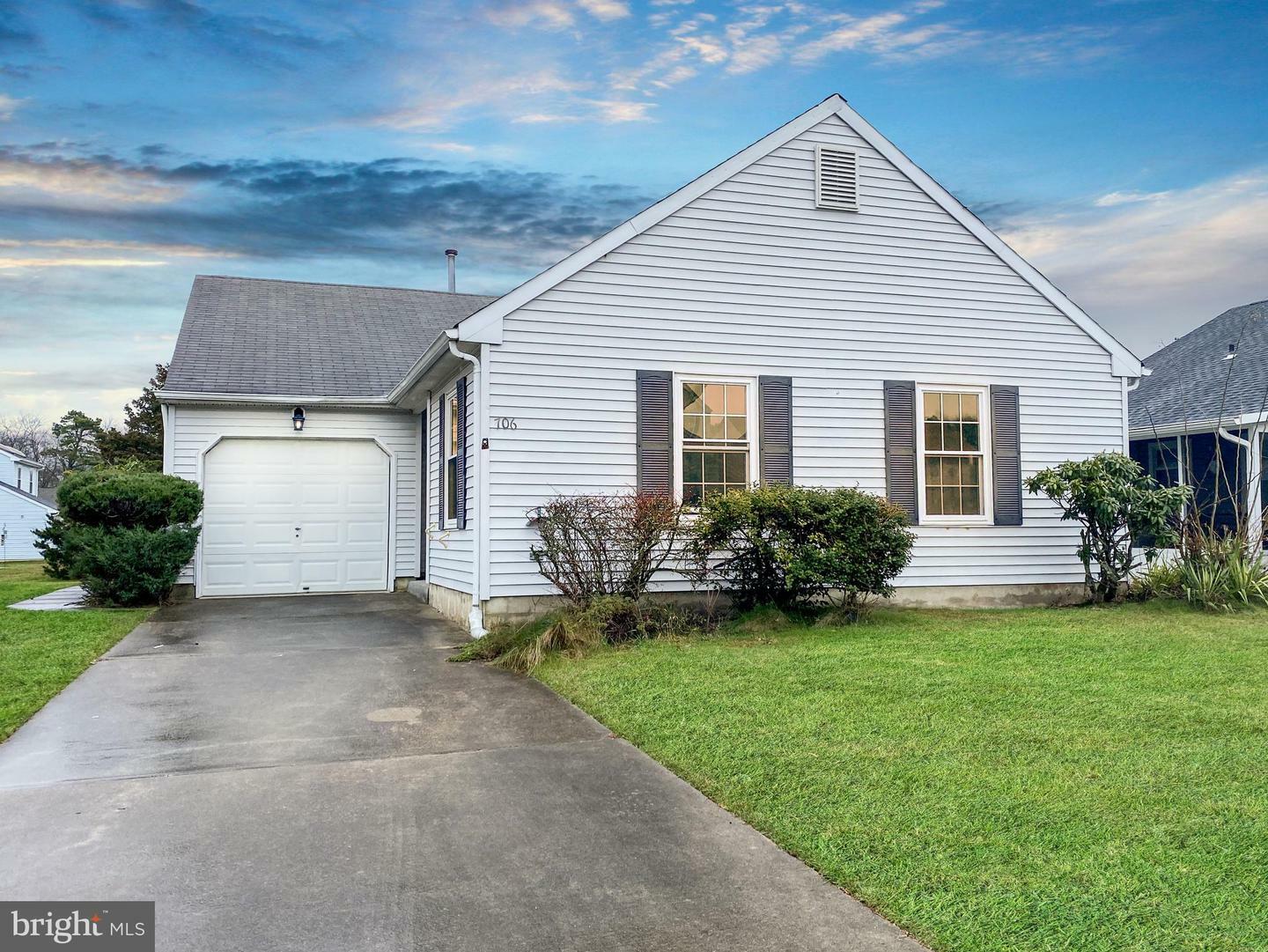 Property Photo:  706 Saint Croix Drive  NJ 08094 