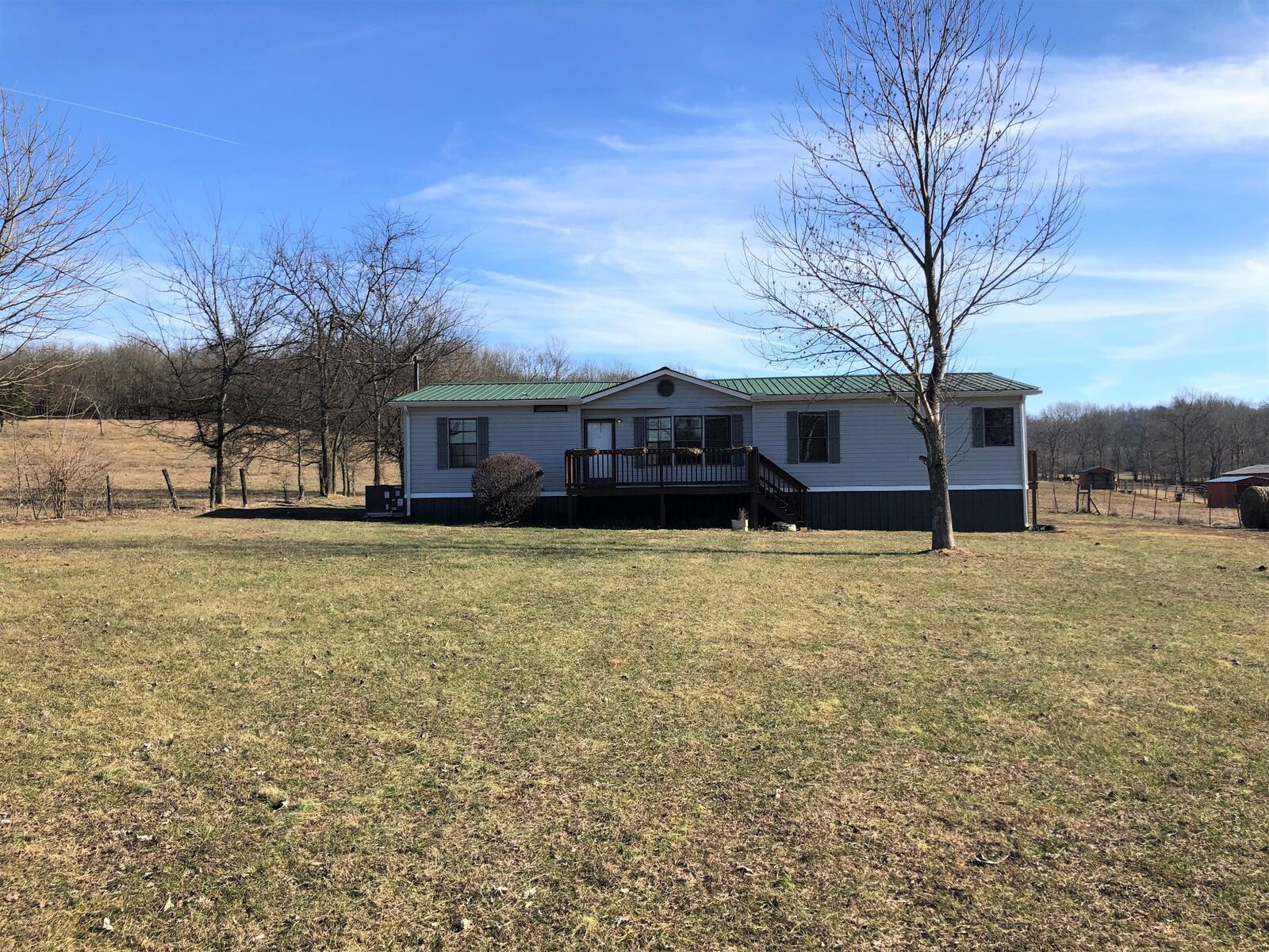 Property Photo: 255 Hawthorne Rd TN 37160